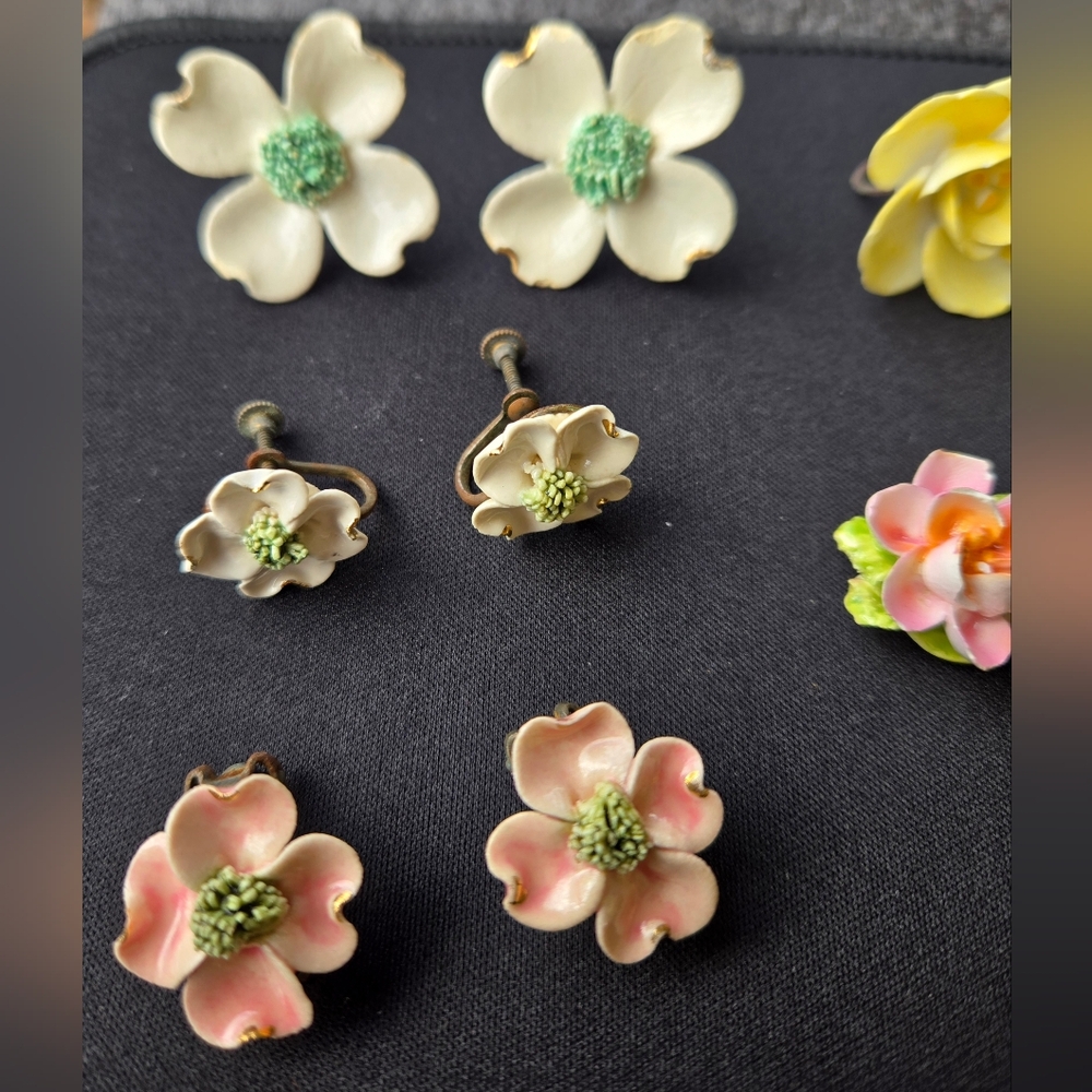 Lot Of 10 Vintage Porcelain Flower Clip-on / Screw-back Earrings (England) - Picture 4 of 9